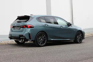 BMW M135 xDrive M Technik Paket Cape York Grün metallic *0.9%-LEASINGAKTION*