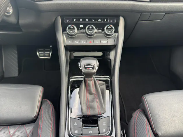 SKODA I AHK I 360 Kamera I Pano I Head-Up- Display I Standheizung I