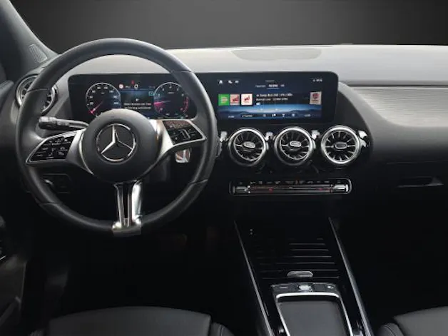 MERCEDES-BENZ GLA 250 4Matic Swiss Star