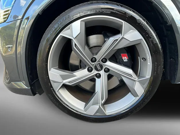 AUDI e-tron S Sportback quattro