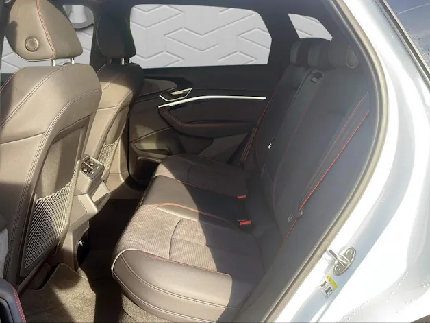 AUDI Q8 55 e-tron Black Edition quattro