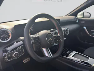 MERCEDES-BENZ A 200 Limousine AMG Line Distronic