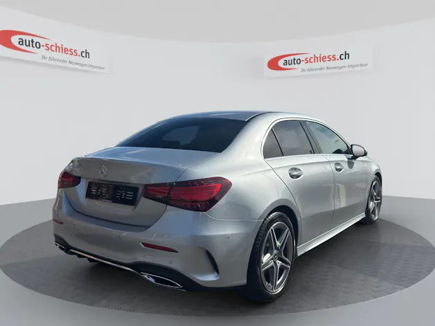 MERCEDES-BENZ A 200 Limousine AMG Line Distronic