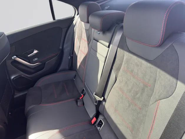MERCEDES-BENZ A 200 Limousine AMG Line Distronic