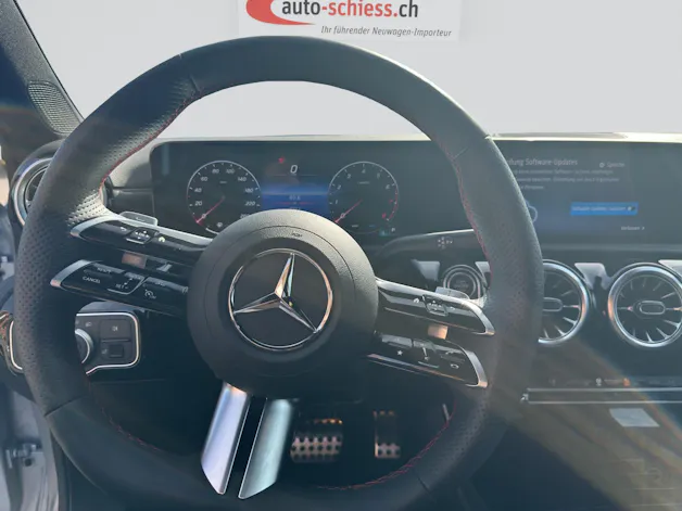 MERCEDES-BENZ A 200 Limousine AMG Line Distronic