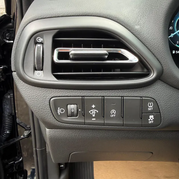 HYUNDAI i30 1.5 T-GDi Vertex 48V MH DCT *CH-FAHRZEUG*