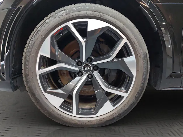 AUDI e-tron S quattro