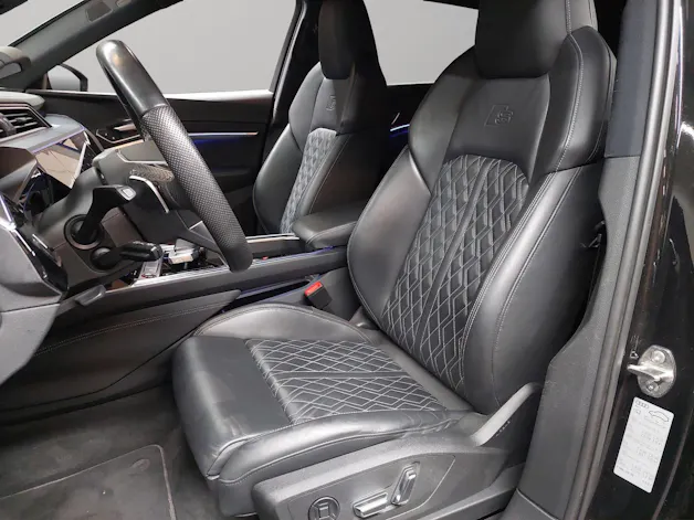 AUDI e-tron S quattro