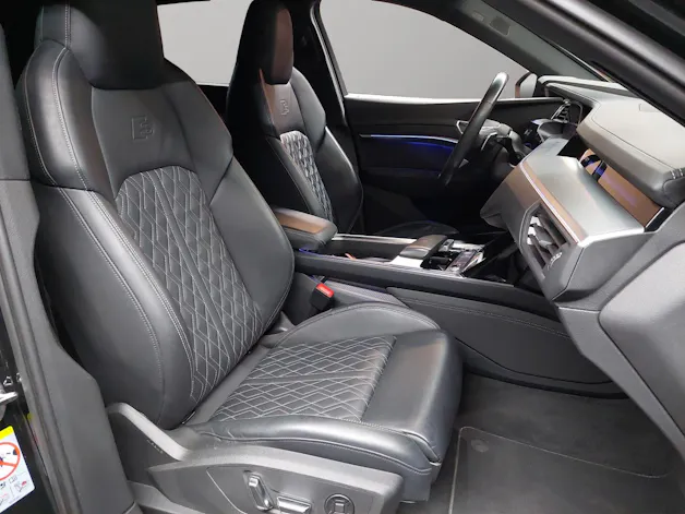 AUDI e-tron S quattro