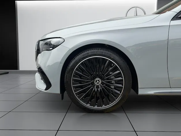 MERCEDES-BENZ E 400 e 4Matic EQ Hybrid 9G-Tronic