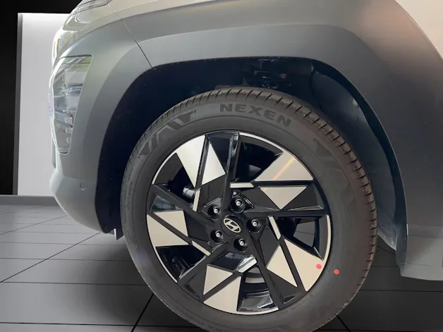 HYUNDAI Kona 1.6 GDi HEV Amplia DCT