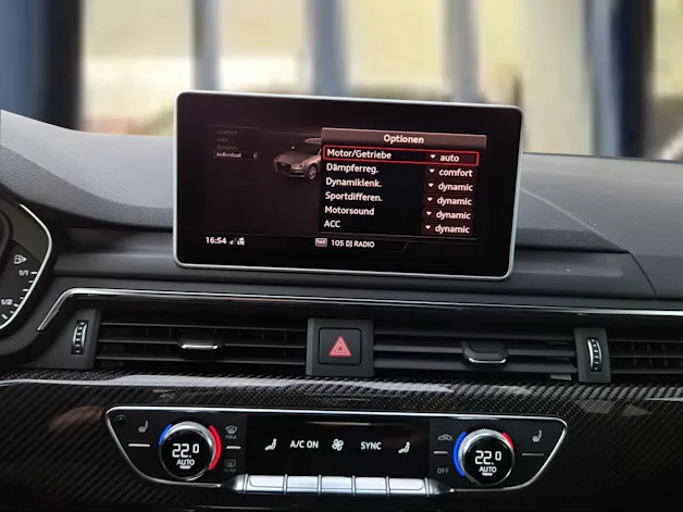 AUDI RS4 Avant 2.9 TFSI quattro tiptronic Gletscherweiss Metallic
