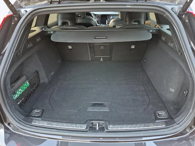 VOLVO V60 2.0 B4 Ultra Dark for Business