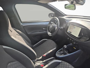 https://vehicle.imgix.net/4459101/dc130b17-c57a-46f7-ac42-1e151c845544.jpg