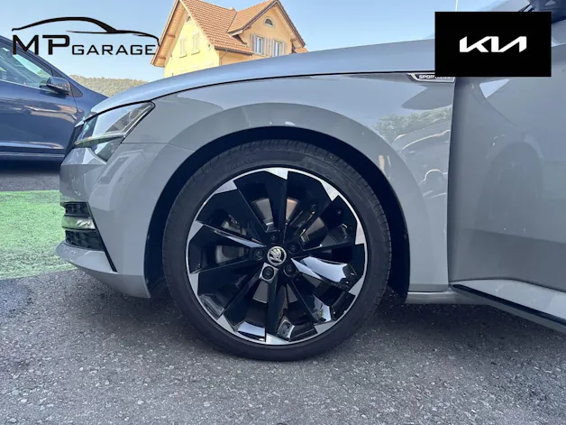 SKODA Superb Combi 2.0 TSI 280 SportLine Light 4x4 DSG