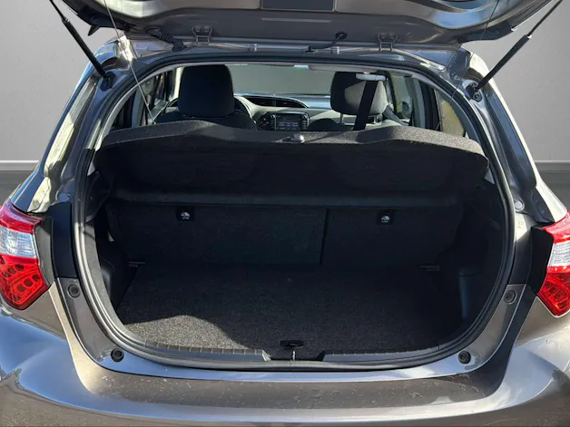 Toyota Yaris 1.5 VVT-i HSD Trend