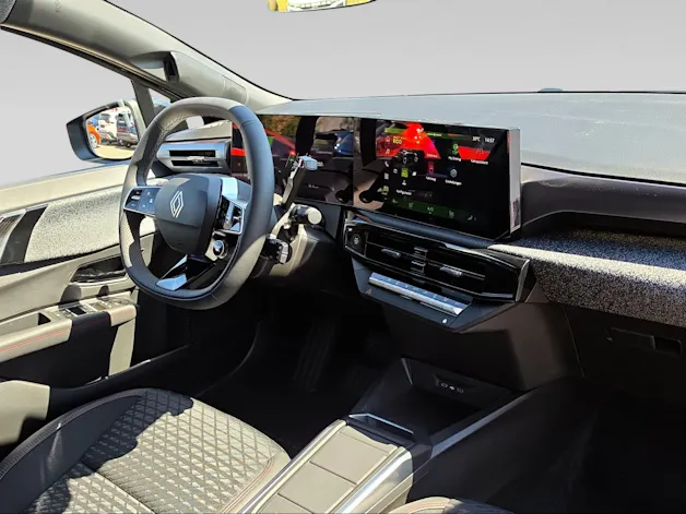 RENAULT Clio 1.8 E-Tech techno
