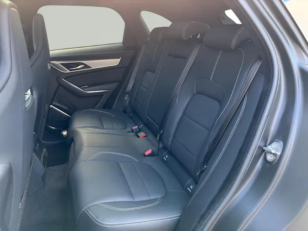 Jaguar F-Pace 2.0 P400e R-Dynamic HSE AWD