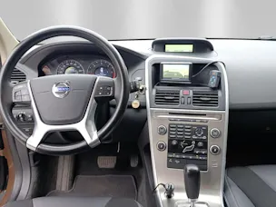 VOLVO XC60 2.4 D5 Summum AWD