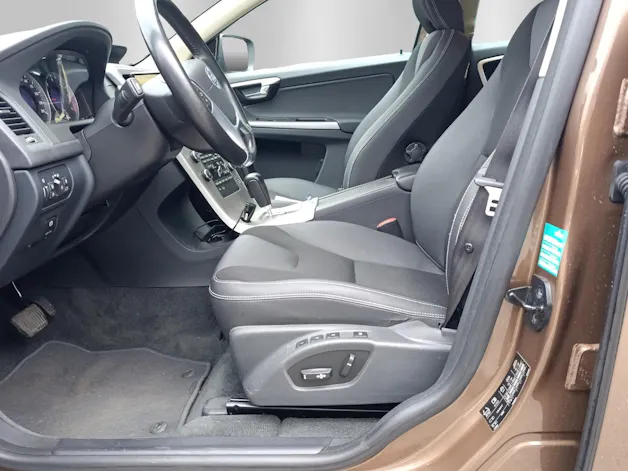 VOLVO XC60 2.4 D5 Summum AWD