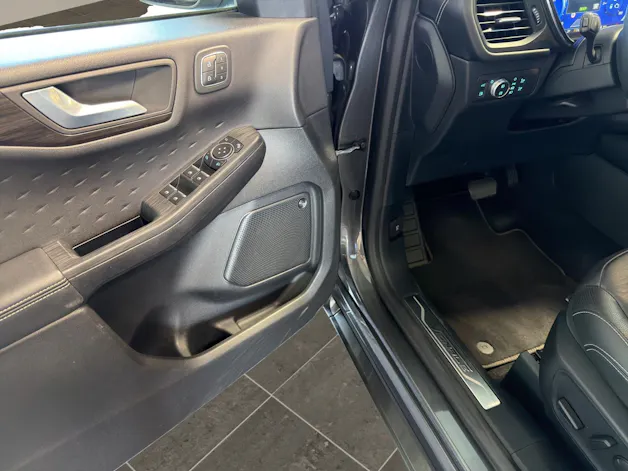 FORD Kuga 2.5 Plug-in Hybrid Vignale
