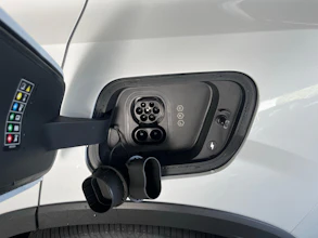 https://vehicle.imgix.net/4459614/5ebd3eb5-07ec-4c16-a981-372f596ce85b.jpg