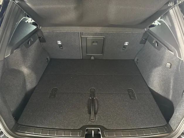 VOLVO XC40 2.0 B3 MH Plus Dark