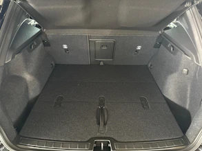 https://vehicle.imgix.net/4459619/06eb8f35-99eb-4116-9a83-65e79175270a.jpg