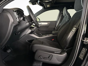 immagine del veicolo VOLVO XC40 2.0 B3 MH Plus Dark