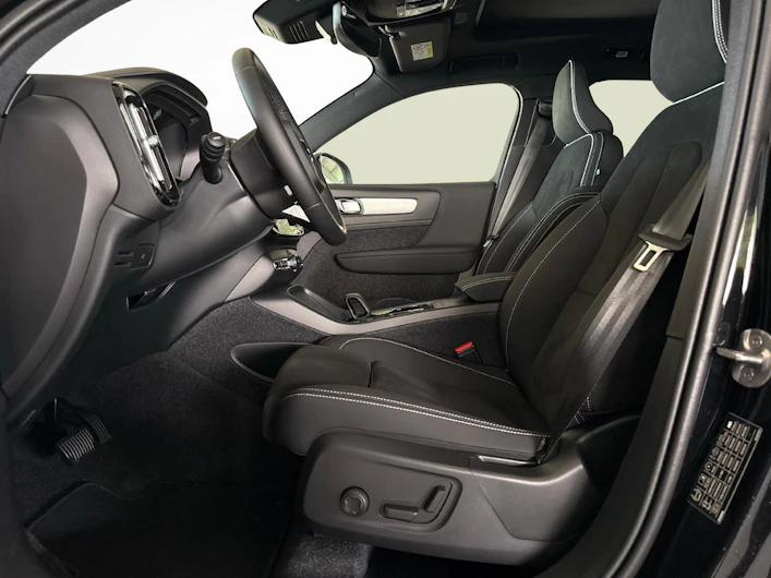 immagine del veicolo VOLVO XC40