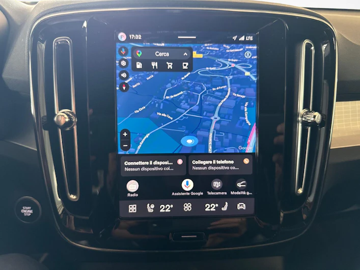 immagine del veicolo VOLVO XC40
