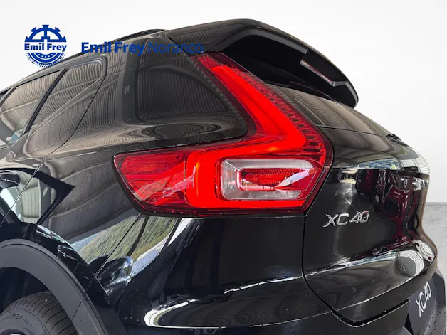VOLVO XC40 2.0 B3 MH Plus Dark
