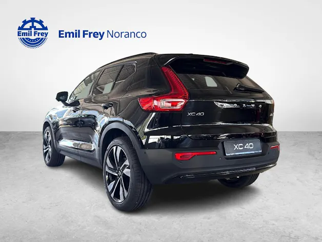 VOLVO XC40 2.0 B3 MH Plus Dark