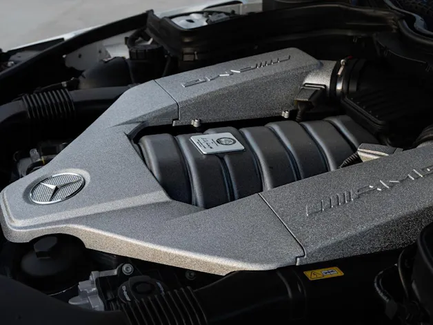 MERCEDES-BENZ C 63 V8 AMG Coupé