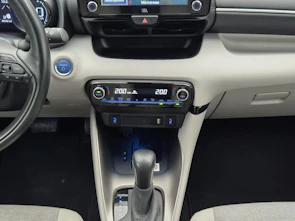 Fahrzeugbild TOYOTA Yaris 1.5 VVT-i HSD Premium