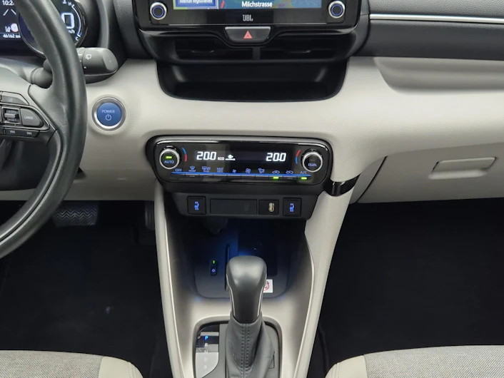 Fahrzeugbild TOYOTA YARIS