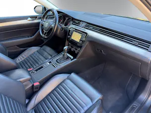 VW Passat Variant 2.0 TDI 240 SCR Highl. DSG 4m