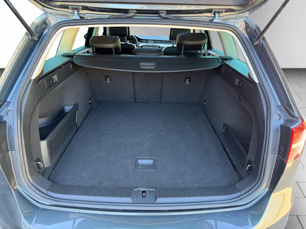 VW Passat Variant 2.0 TDI 240 SCR Highl. DSG 4m