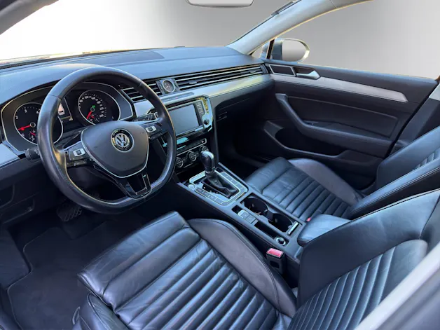 VW Passat Variant 2.0 TDI 240 SCR Highl. DSG 4m