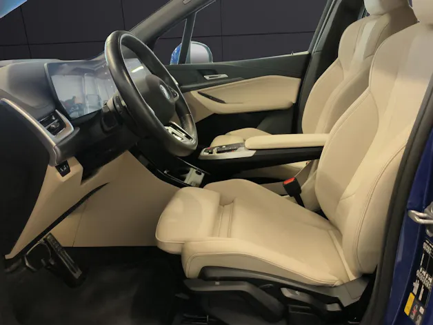 BMW 2er Reihe U06 Active Tourer 225e xDrive paddles