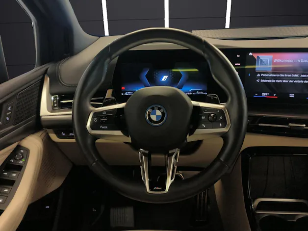 BMW 2er Reihe U06 Active Tourer 225e xDrive paddles