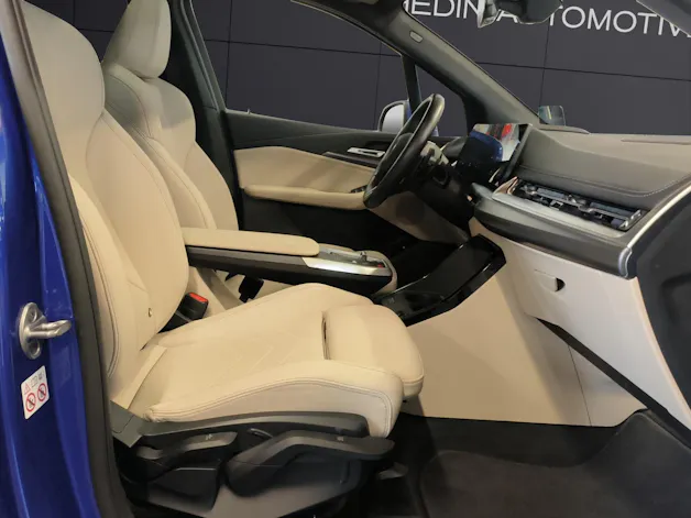 BMW 2er Reihe U06 Active Tourer 225e xDrive paddles