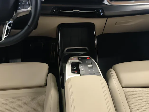 BMW 2er Reihe U06 Active Tourer 225e xDrive paddles