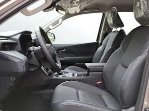 Toyota Hilux Double Cab.-Pick-up 2.8 D-4D MHEV 204 Invincible