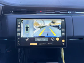 https://vehicle.imgix.net/4459863/38c471f5-d3a8-4655-a9f5-b3718f60b1c7.jpg