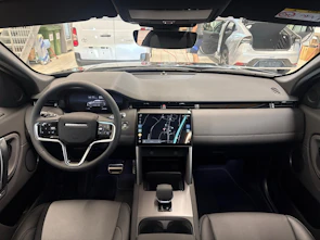 Fahrzeugbild LAND ROVER Discovery Sport 1.5 T 270e Dynamic S - Ruote invernali incluse