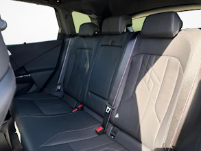 https://vehicle.imgix.net/4459874/fca59632-1a95-4b89-8f23-4a5a0977df69.jpg