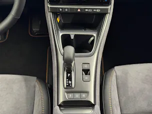 Lexus LBX 1.5 Hybrid Cool AWD
