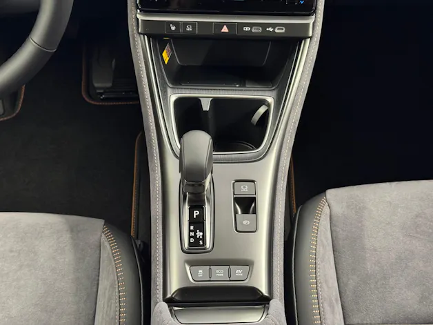 Lexus LBX 1.5 Hybrid Cool AWD