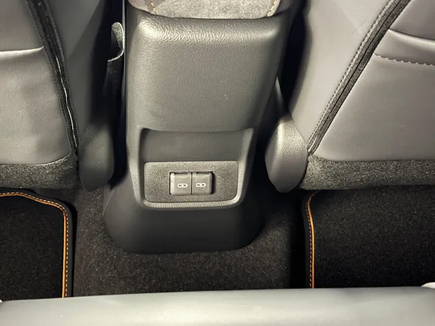 Lexus LBX 1.5 Hybrid Cool AWD
